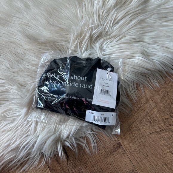 ANDIE The Belmar Top In Black - Picture 2 of 3